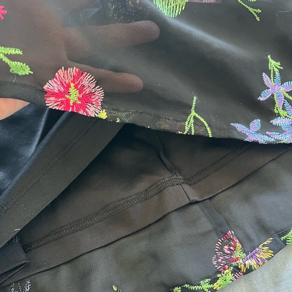 Calvin Klein Floral Embroidered Trapeze Shift Dress Size 10 Black Sleeveless - Picture 5 of 9